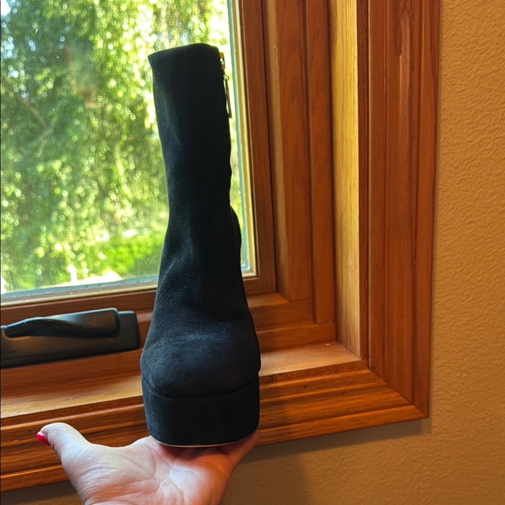 Larroude boot - Picture 8 of 16